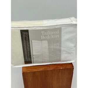 Home Expressions Tailored Bedskirt White Twin Size NEW